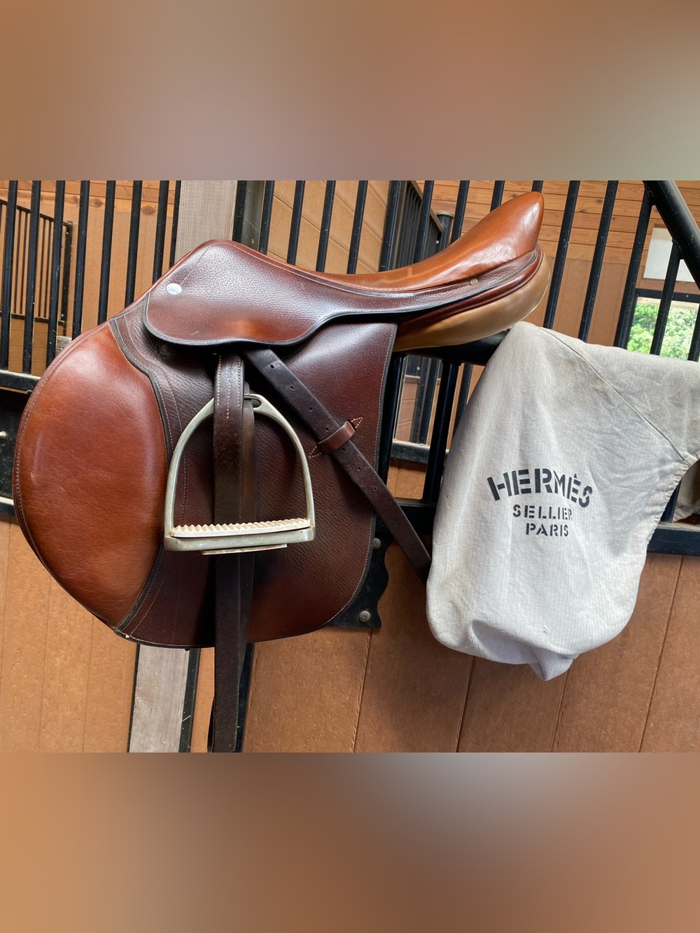Hermes Brown Leather Saddle Buffalo 17” gorgeous